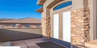 Stunning 2 Bedroom Fully Furnished Home. Community Pool & Mini Golf! Gallery 45