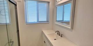 Spacious & Bright 2 Bedroom Apartment in Prime Long Beach Location Gallery 30