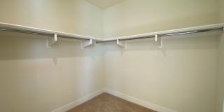 ALMOST NEW, SUPER CLEAN 2 BED, 2.5 BATHS, WOOD FLOORS, STAINLESS STEEL APPLIANCES, CLUBHOUSE WITH POOL Gallery 37