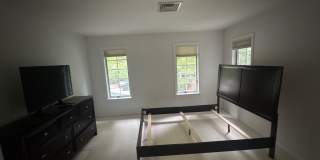 Beautiful Spacious High End 3-bedroom Condo Beautiful Spacious High End 3-bedroom Condo Gallery 22