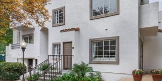 Summit At Warner Center Gallery 3