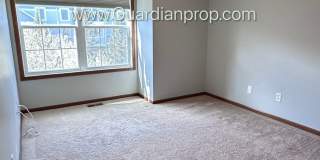 Spacious Eden Prairie Town Home, 2 Car Garage, Primary, 4 Baths, Fireplace Gallery 20