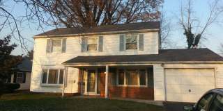 3 bed 2.5 bath updated colonial Gallery 1