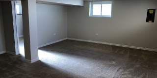 1674 Maple Street Gallery 12