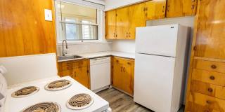 Charming Multi-Unit Living in Prime Northeast Salem Location Charming Multi-Unit Living in Prime Northeast Salem Location Gallery 9