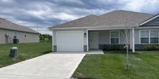 3 Bed | 2 Bath | 1 Car Garage Single Level Duplex in Kansas City Gallery 1