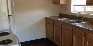 Cozy 2 Bedroom Apartment Available! Gallery 2