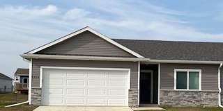 New 3 Bedroom, 2 Bath Ranch Twin Home for Rent! Gallery 1