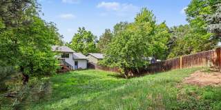 Spacious 4-Bedroom Home Near North Table Mountain Gallery 22