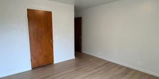 922 Maple Street Gallery 24