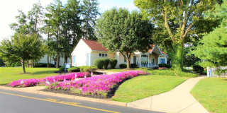 Crestwood 2 bed Condo Available September 1 Gallery 13