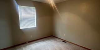 Spacious 3BR/2BA Home In Webb City, MO with shed and bonus room!! Gallery 9