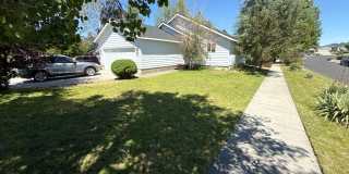 NE 3 Bdrm, 2 Bath, Gas Heat/Fireplace, Newer Carpet & Paint, Corner lot, Fenced Yard, DBL Garage Gallery 11