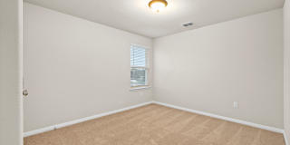 Beautiful 4bd/3.5ba Home! Upstairs Bonus Room & Faces Greenbelt in South Austin! Gallery 26