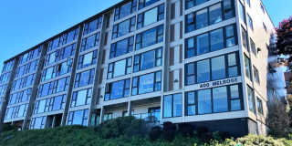 2-bed, 2-bath Condo with Sweeping Views of City and Space Needle! Gallery 1