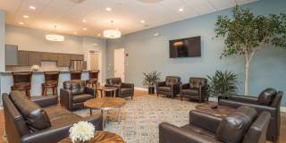 Red Oak at 875 Elm Street Gallery 12