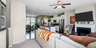 Room in 4 Bedroom Townhome at Sharon Rd W Room in 4 Bedroom Townhome at Sharon Rd W Gallery 11