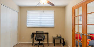 1047 E Alameda Dr Gallery 23