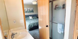 Updated 3bed 3bath End Unit Townhome w’Great Views Gallery 13
