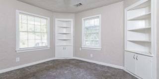 Charming 4 bed 2 bath renovated home Gallery 9