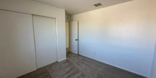 Two-Story 3 Bed/2.5 Bath with 2nd Floor Laundry Room! Gallery 16