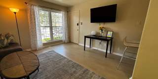 Furnished, Midtown One Bedroom Apartment Gallery 3