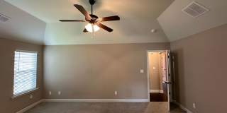 AVAILABLE NOW IN SOUTHAVEN! Spacious 4BR Home with Bonus Room & Fenced Yard Gallery 14