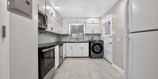 Charming 3BR House in Aurora Gallery 3