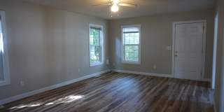 301 Maple St Gallery 14