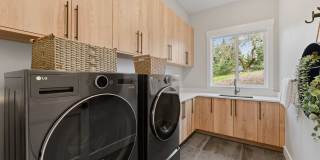 Luxury Bellevue Estate in Prestigious Bridle Trails For Rent Gallery 19