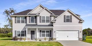 4 bedroom 2.5 home located Huntington neighborhood close to Ft. Stewart Gallery 1