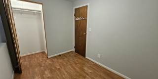 1140 West Barry Avenue Gallery 8