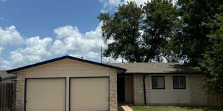 PRELEASING FOR MID AUGUST! Cozy 3/2 in the Heart of South Austin! Gallery 1