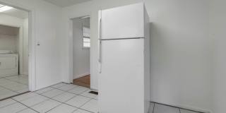4 bed 2 bath house, Walk to Stadium!! Available July 2026 Gallery 21