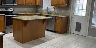 Great 3 Bedroom! Gallery 4