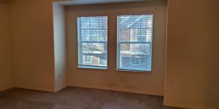 Great Location! 2 Bed 2 Bath Townhouse Style Condo! Open Concept! Laminate Floors Throughout Main! Gallery 11