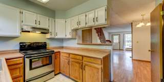 Beautiful 2 bed 2 bath townhome with carport in desirable Hearthwood Neighborhood With Pool!! Gallery 1