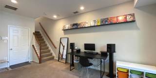 102 LOUNSBURY Place Gallery 12