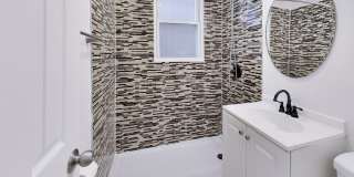 Beautiful- 3Bed/2Bath Townhome! Gallery 10