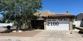 4 Bedroom Home Built in 2018, near Country Club Gallery 1