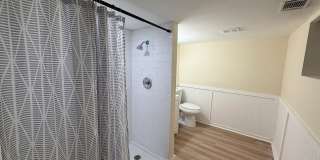 Room in 5 Bedroom Home in College Park Gallery 12