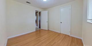 3 Bedroom Brick Home Gallery 14