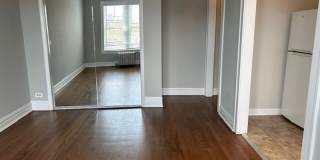 Beautiful Edgewater Efficiency Studio ~ Heat Included ~ Cats Welcome Gallery 4