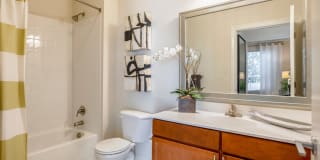 Halstead Square - Lotus & Lofts Gallery 39