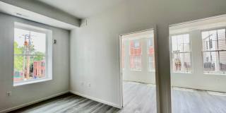725 W Pratt Gallery 19