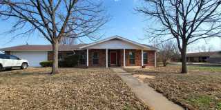 Great home on a corner lot Gallery 1