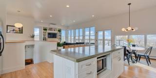Stunning 4 Bed 2.5 Bath Steps from Willards Beach UNFURNISHED Gallery 13