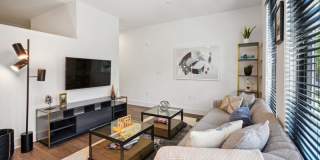 Link Apartments 4th Street Gallery 9