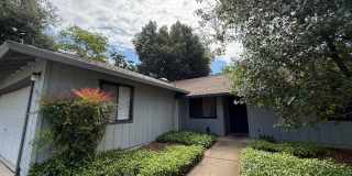 Beautiful 3 Bed, 2 Bath Home in Prime Location Gallery 1