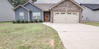 Pet Friendly Three Bedroom! Gallery 1